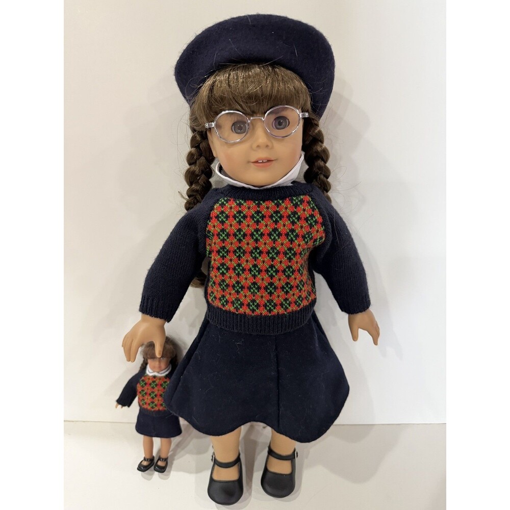 American Girl 18" Pleasant Company Molly McIntire Doll & mini doll
